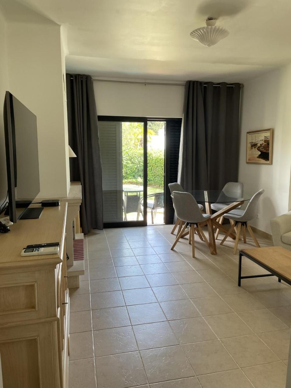 Apartamentos Santa Teresinha Alvor Eksteriør bilde