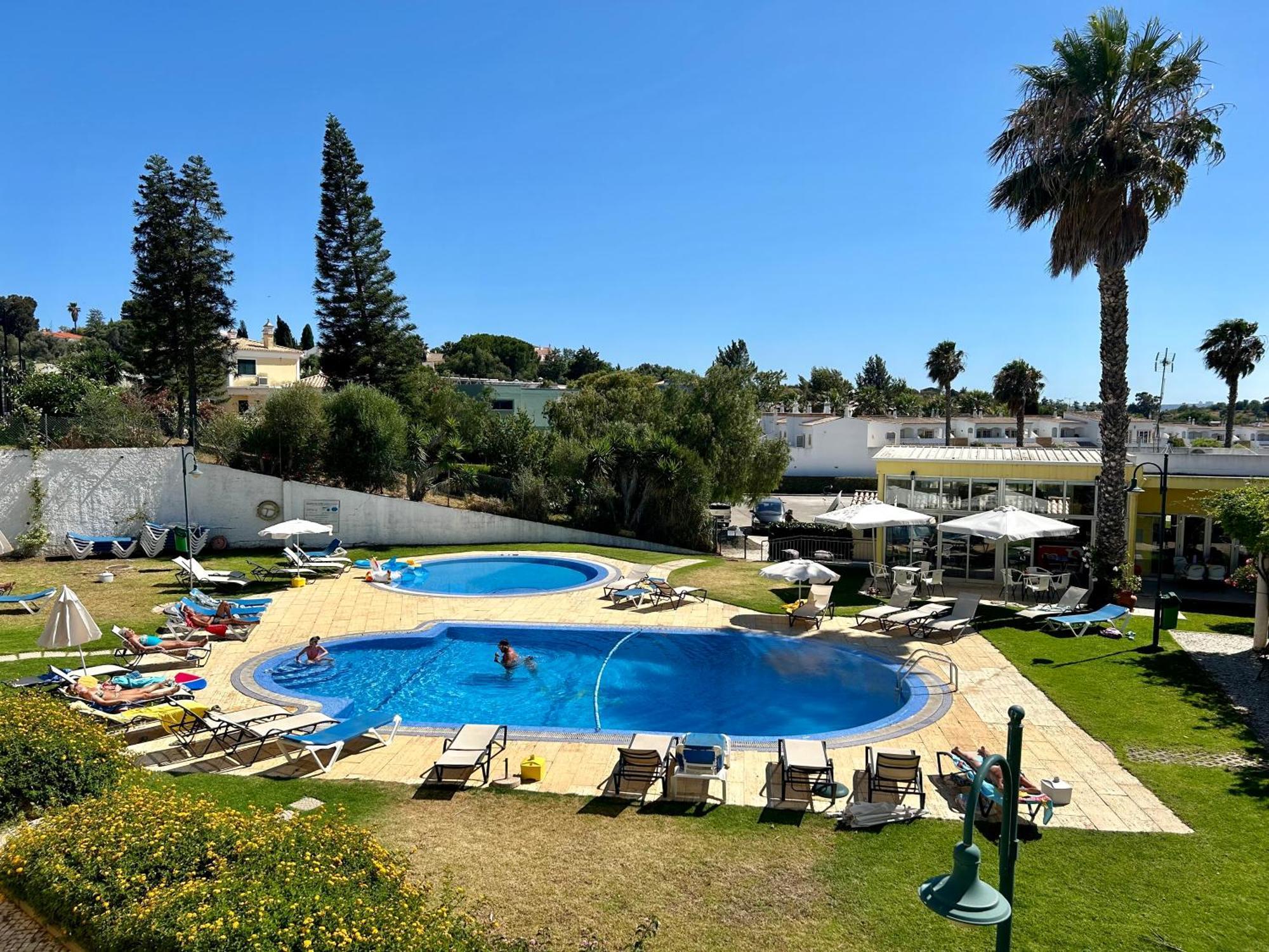 Apartamentos Santa Teresinha Alvor Eksteriør bilde