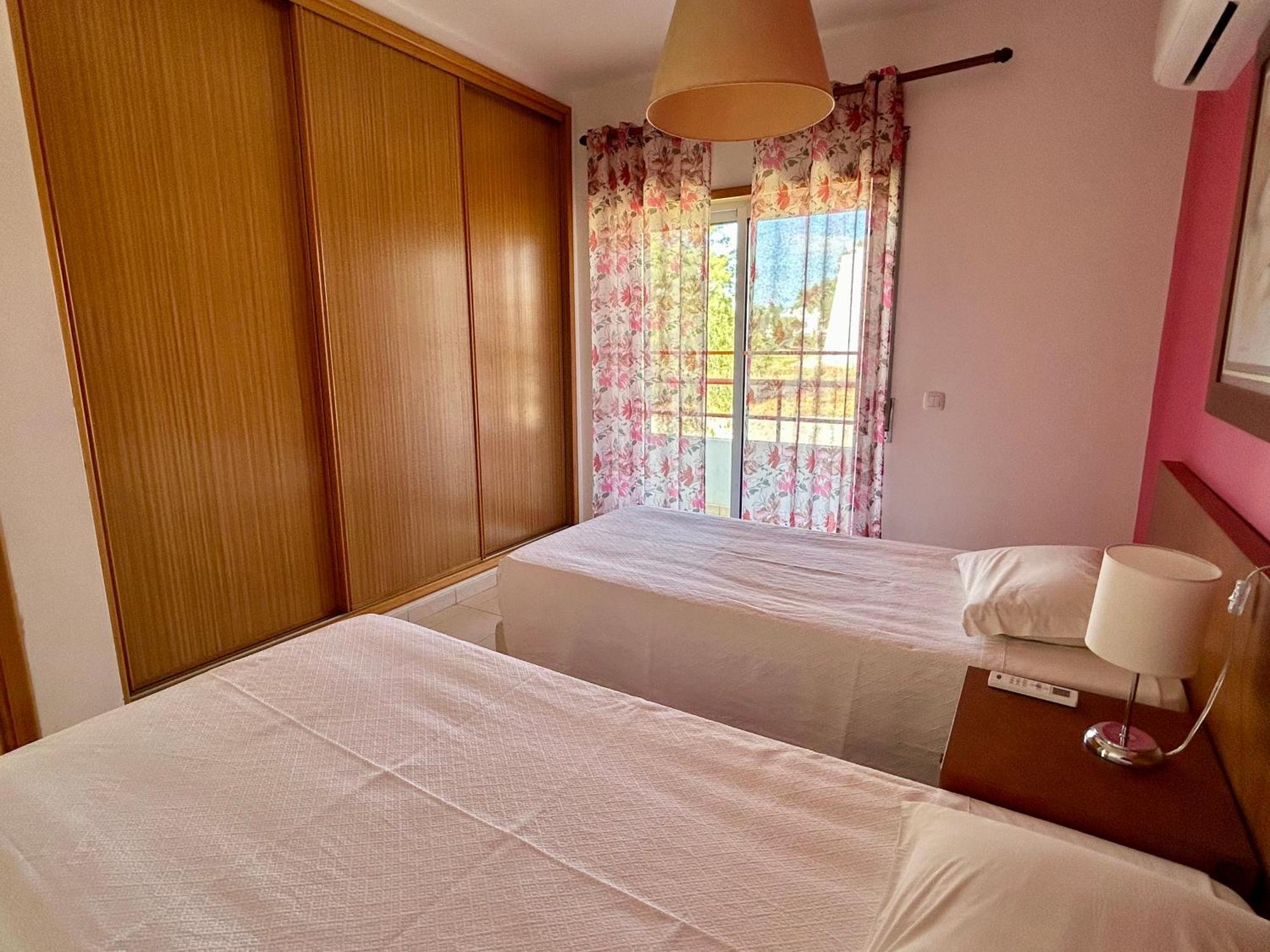Apartamentos Santa Teresinha Alvor Eksteriør bilde