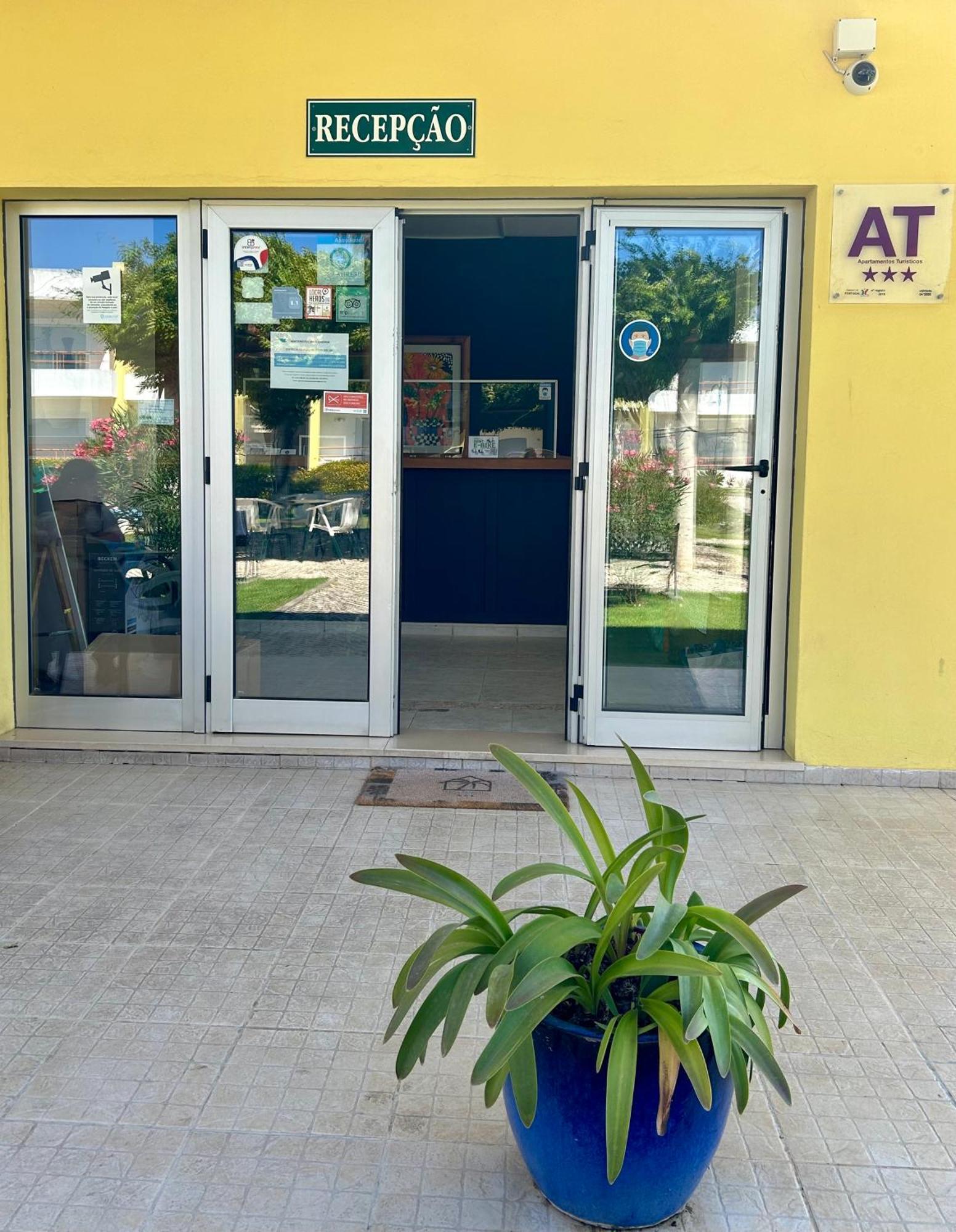 Apartamentos Santa Teresinha Alvor Eksteriør bilde