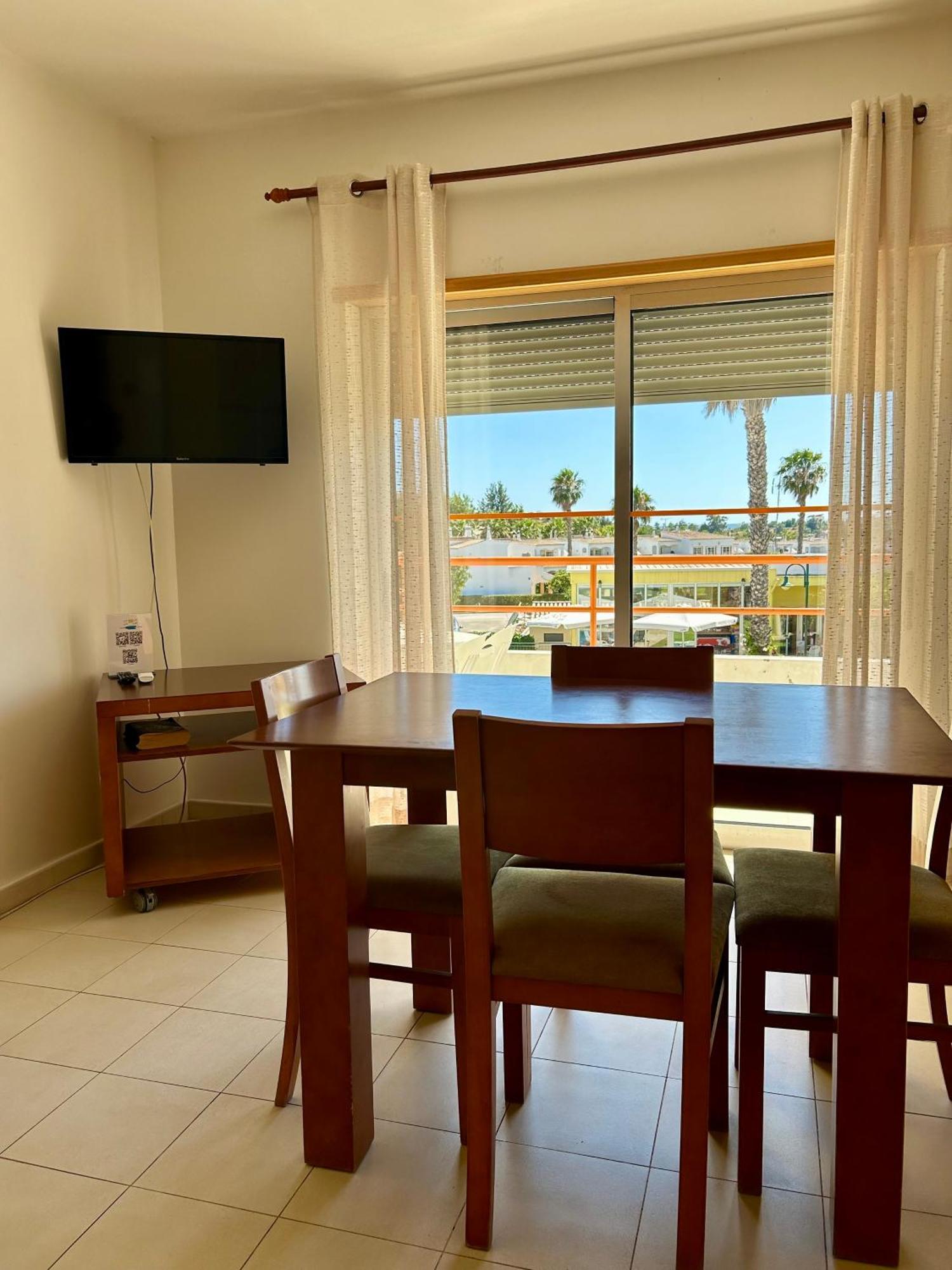 Apartamentos Santa Teresinha Alvor Eksteriør bilde