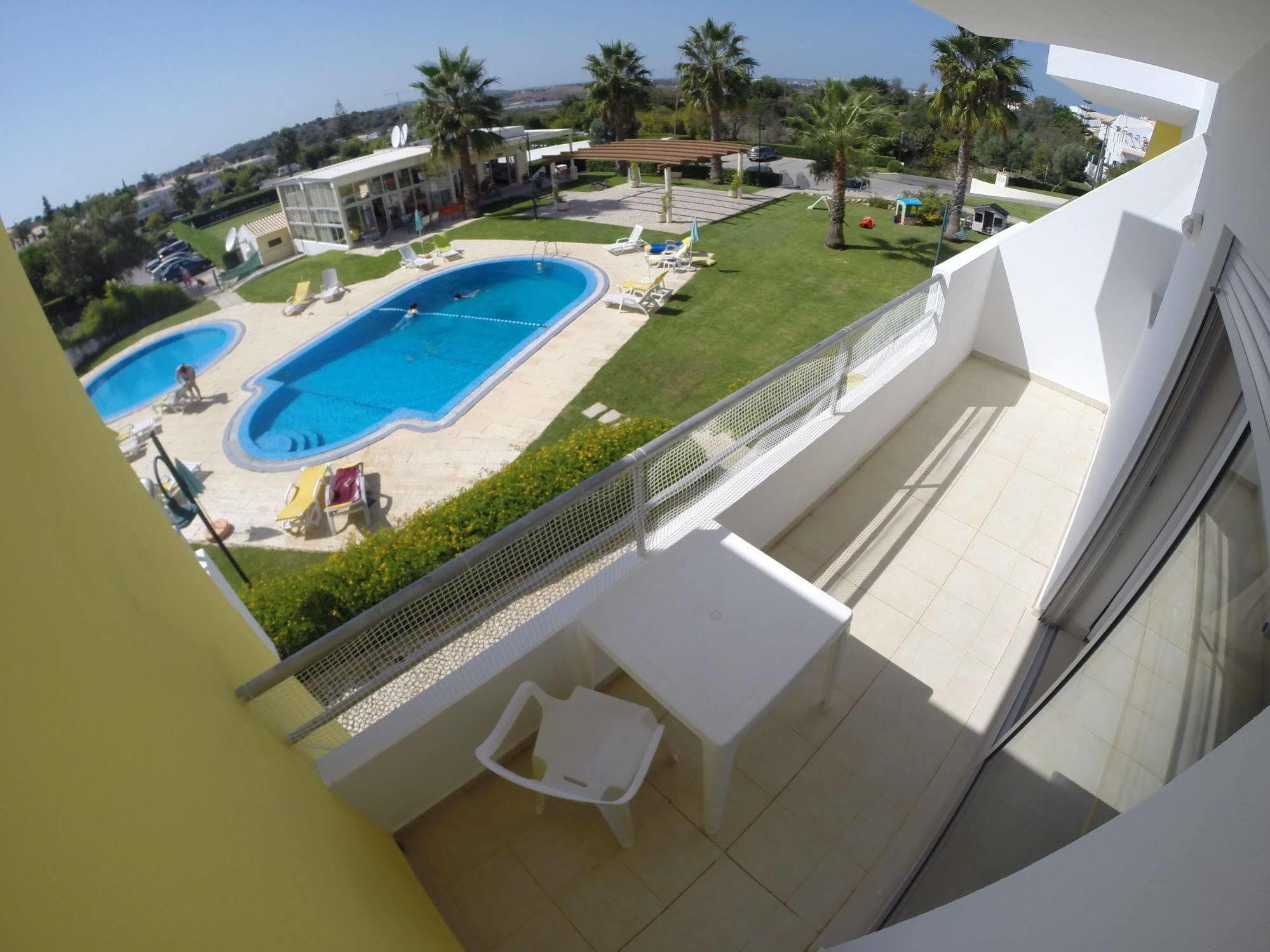 Apartamentos Santa Teresinha Alvor Eksteriør bilde